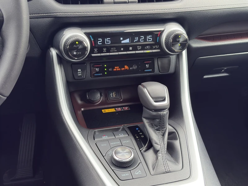 Toyota Rav4 * 2.5* 4x4* Limited* CarPay* Cam* Navi* Keyless* , снимка 14 - Автомобили и джипове - 51103894