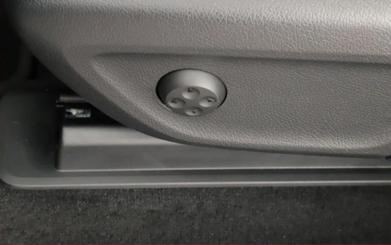 Mercedes-Benz GLS 350 d 4MATIC AMG-Line, снимка 11 - Автомобили и джипове - 52553992