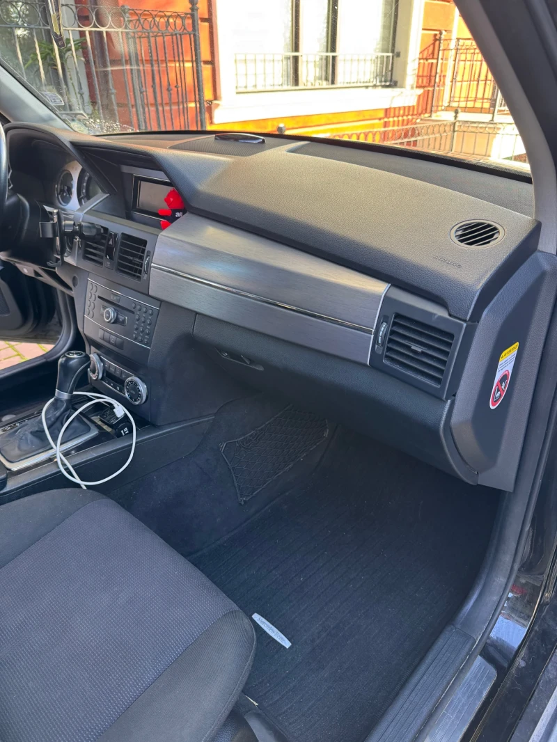 Mercedes-Benz GLK 220, снимка 8 - Автомобили и джипове - 52858798