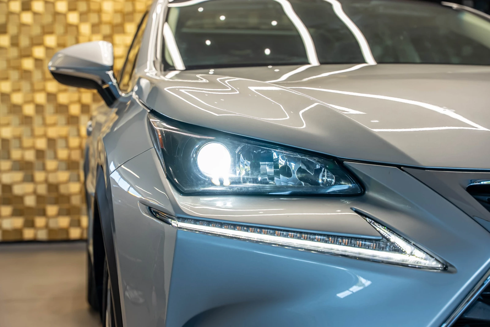 Lexus NX 300h  - изображение 8