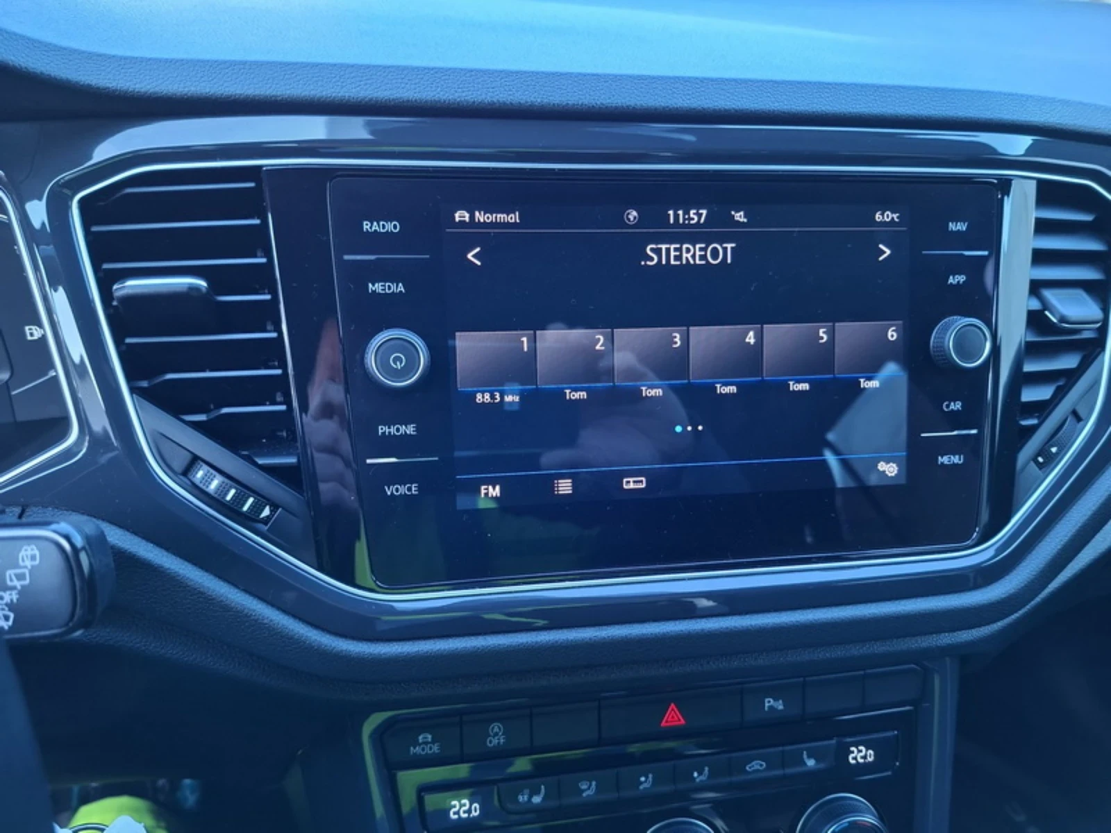 VW T-Roc 1.5 TSI | 150hp | DSG7 | LED | Virtual | ACC, снимка 8 - Автомобили и джипове - 53826655