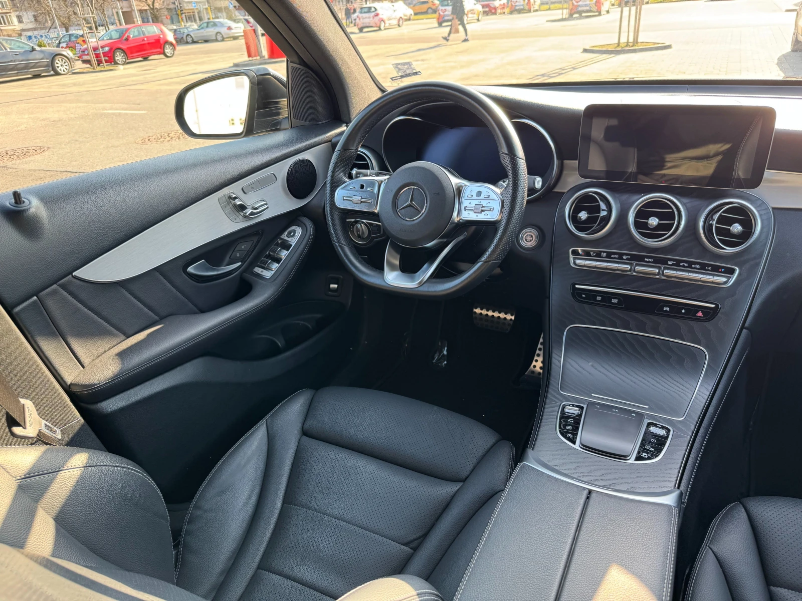 Mercedes-Benz GLC 300 AMG Line, снимка 8 - Автомобили и джипове - 53893691