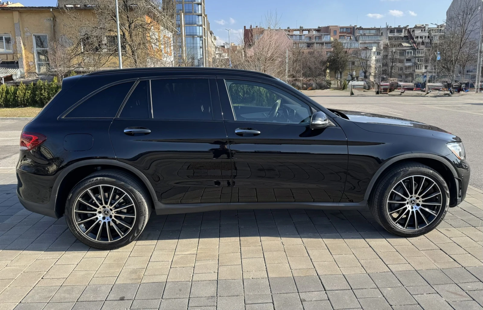 Mercedes-Benz GLC 300 AMG Line, снимка 4 - Автомобили и джипове - 53893691