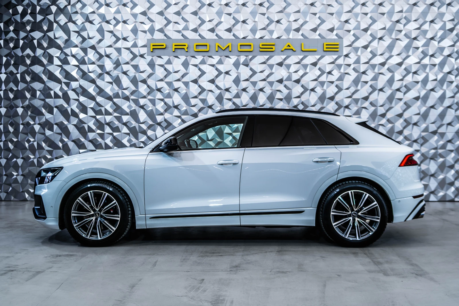 Audi SQ8 4.0 TFSI* Pano* SoftClose* , снимка 3 - Автомобили и джипове - 53948786