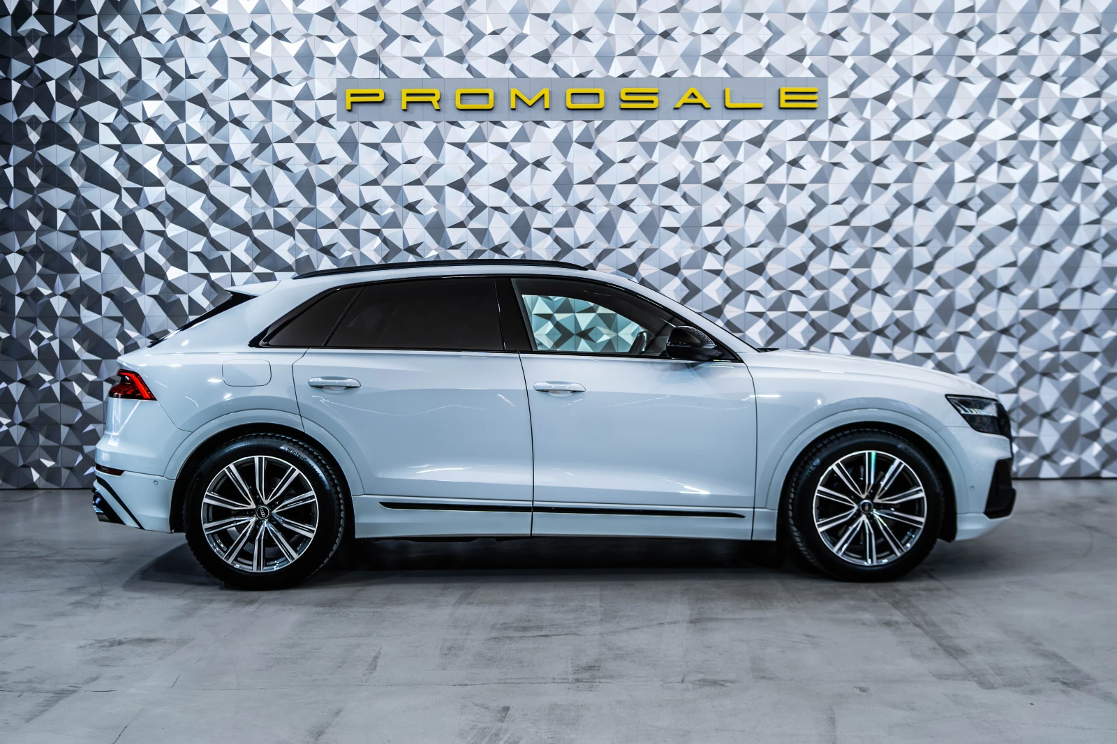 Audi SQ8 4.0 TFSI* Pano* SoftClose* , снимка 6 - Автомобили и джипове - 53948786