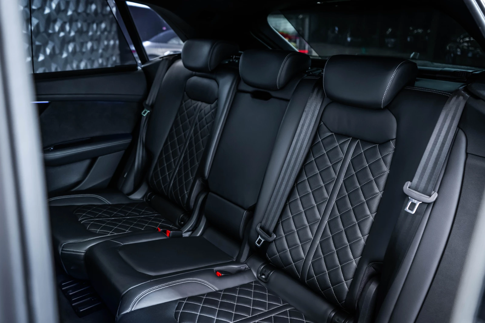 Audi SQ8 4.0 TFSI* Pano* SoftClose* , снимка 16 - Автомобили и джипове - 53948786