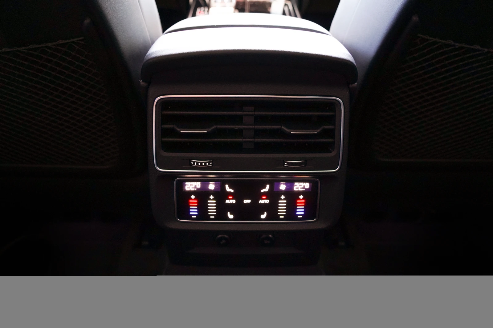 Audi SQ8 4.0 TFSI* Pano* SoftClose* , снимка 15 - Автомобили и джипове - 53948786