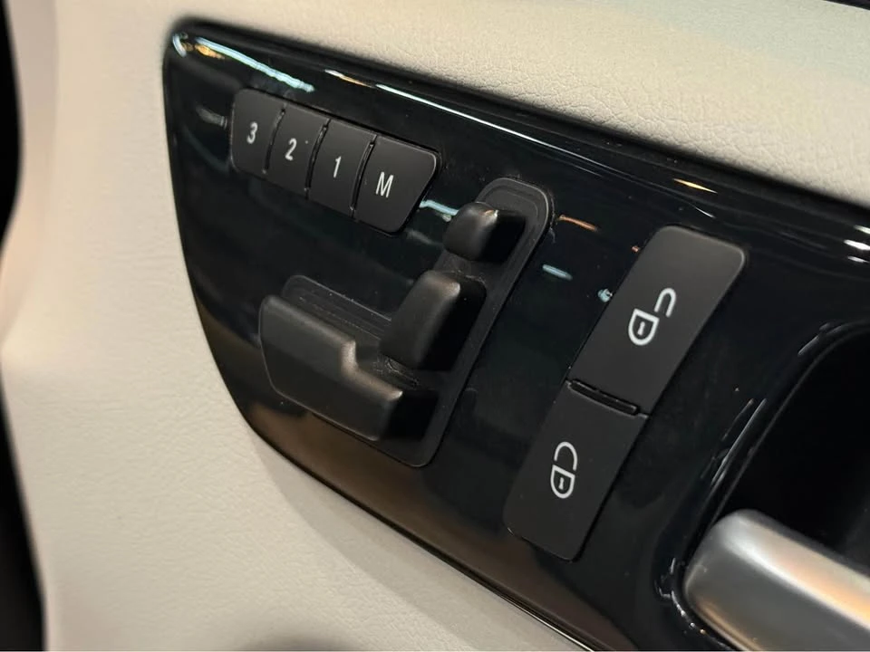 Mercedes-Benz GL 350 * DIESEL* CLEAN CARFAX* ONE OWNER* HARMAN KARDON* , снимка 6 - Автомобили и джипове - 54013930