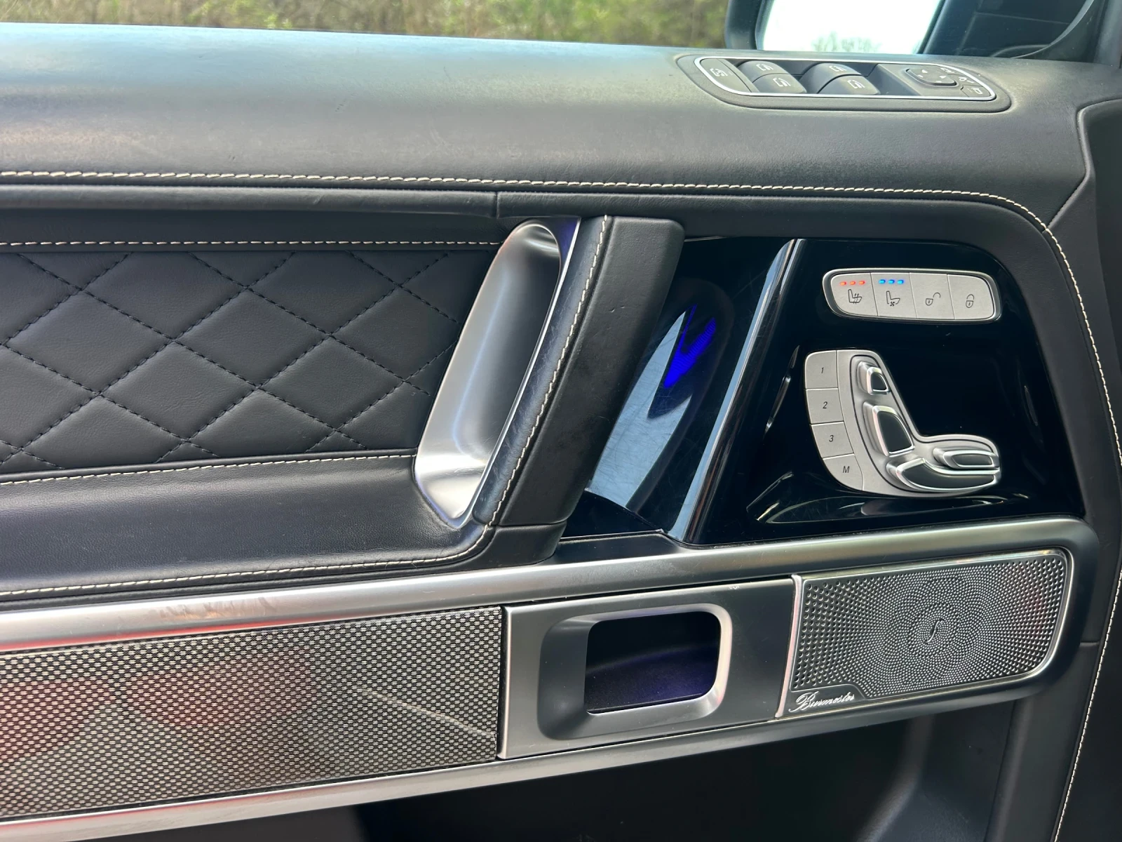 Mercedes-Benz G 400 STRONGER THAN TIME* FULL* CARBON* MASSAGE, снимка 11 - Автомобили и джипове - 54041734