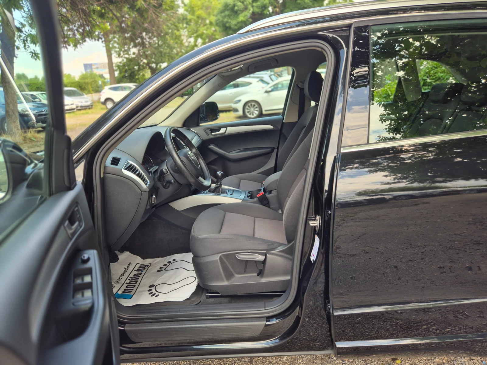 Audi Q5 2.0 TDI quattro   ПАРКТРОНИК КСЕНОН АВТОПИЛОТ , снимка 9 - Автомобили и джипове - 55250043