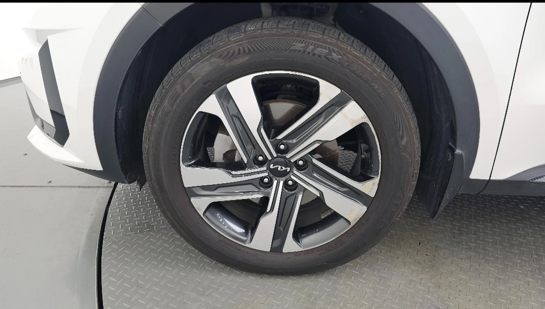Kia Sorento HEV 1.6* 360* BLIND SPOT* ЕЛ. БАГАЖНИК* HUD* КРАЙН, снимка 5 - Автомобили и джипове - 55268405
