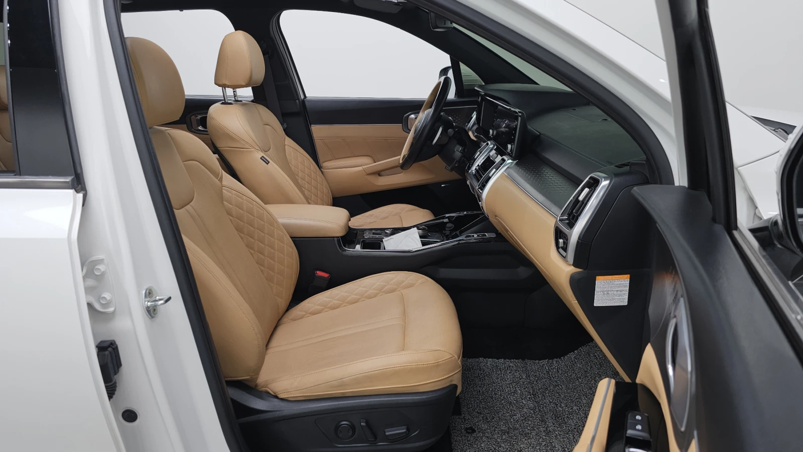 Kia Sorento HEV 1.6* 360* BLIND SPOT* ЕЛ. БАГАЖНИК* HUD* КРАЙН, снимка 11 - Автомобили и джипове - 55268405