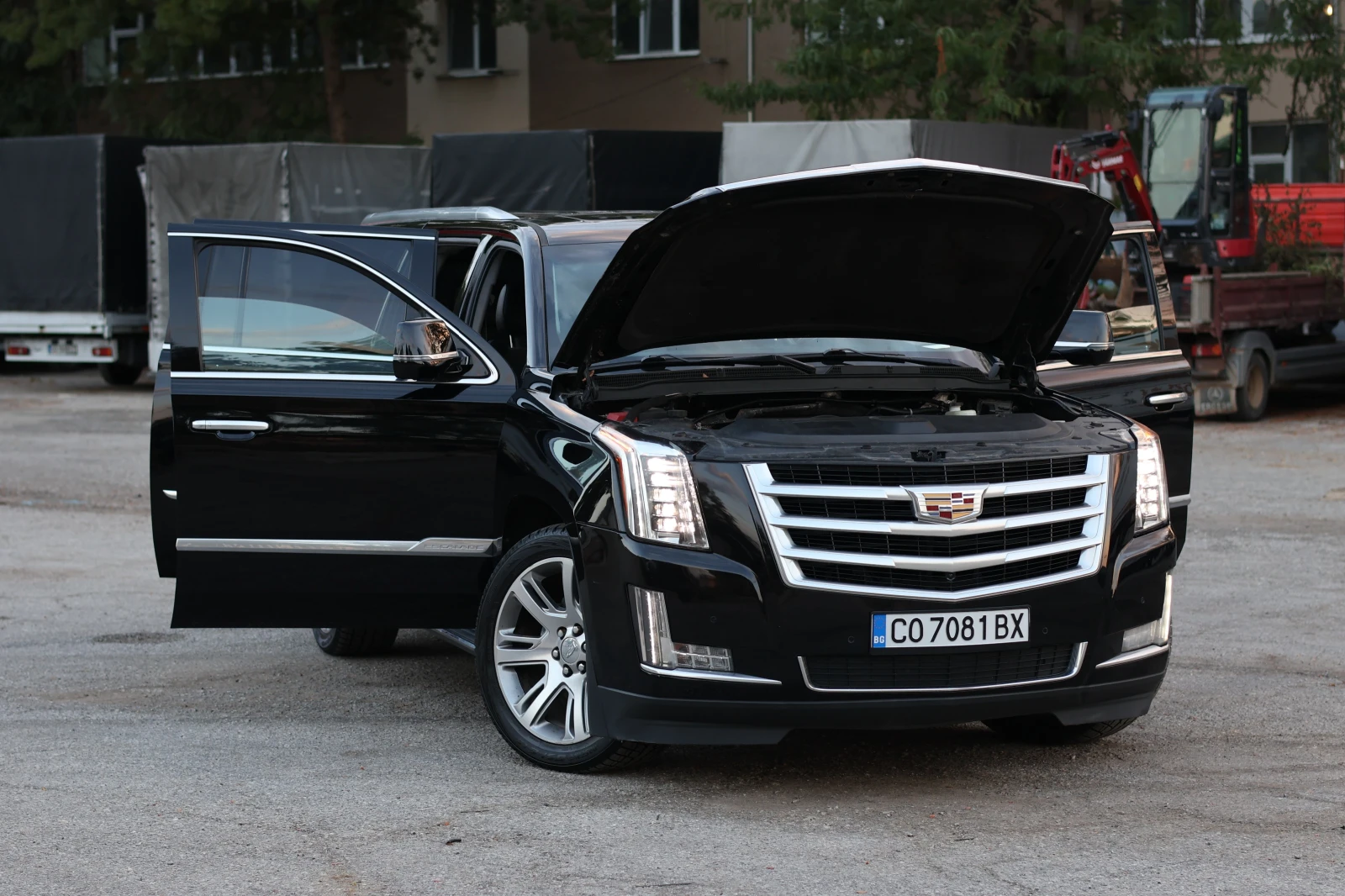Cadillac Escalade ESV 6.2, снимка 15 - Автомобили и джипове - 56021889
