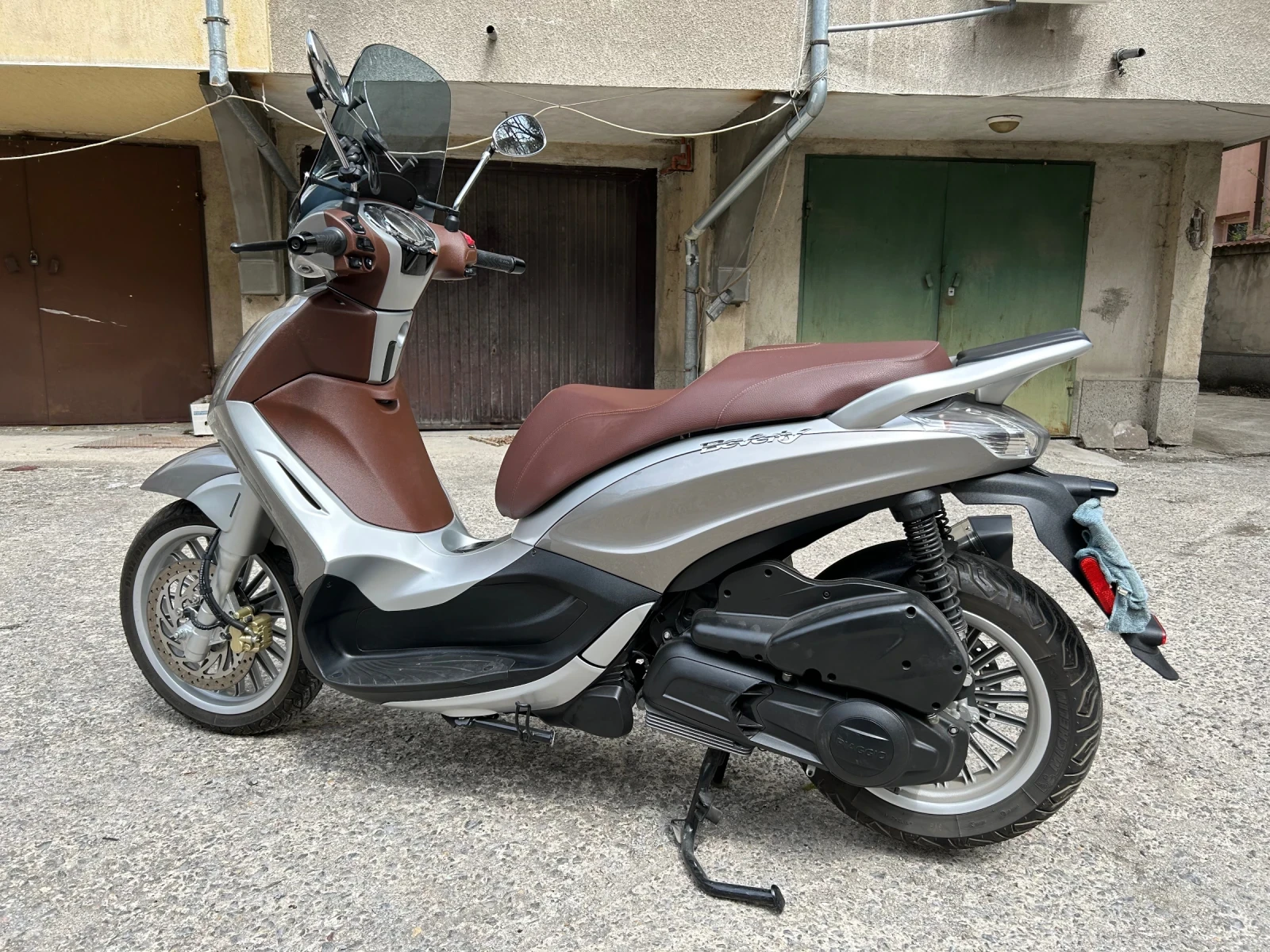 Piaggio Beverly 300, снимка 5 - Мотоциклети и мототехника - 54337689