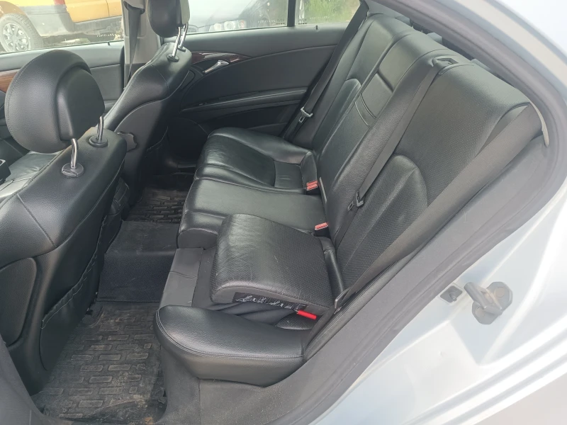 Mercedes-Benz E 220 Е 270, снимка 9 - Автомобили и джипове - 50066868
