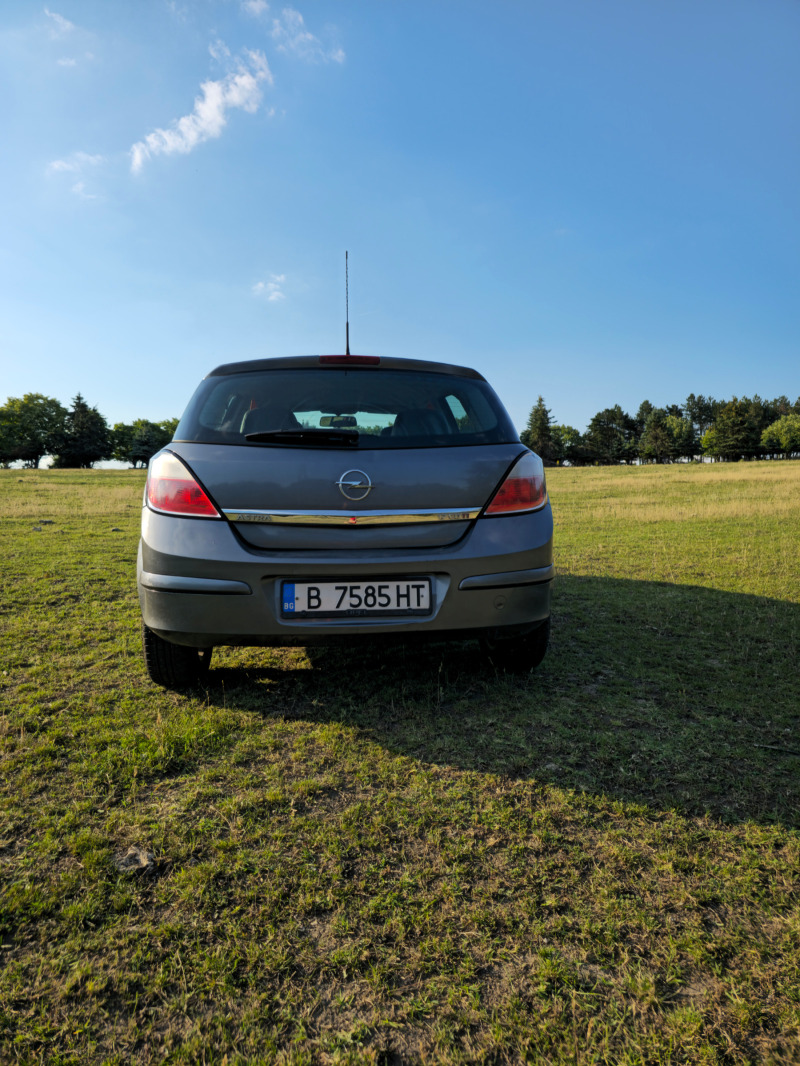 Opel Astra 1.7 cdti 101, снимка 3 - Автомобили и джипове - 46247454