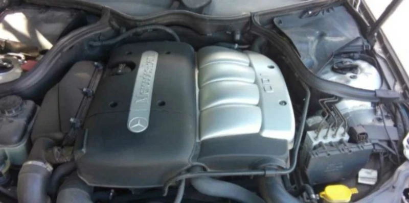 Mercedes-Benz C 220 C220, снимка 7 - Автомобили и джипове - 52950287