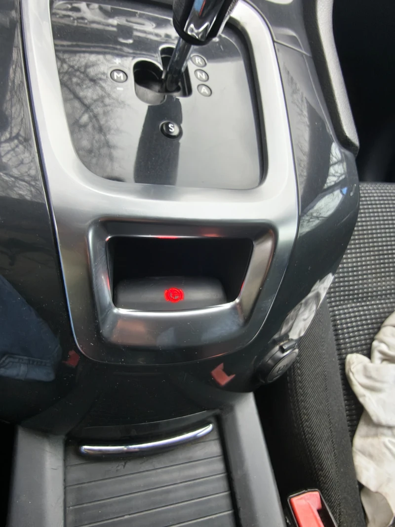 Peugeot 5008, снимка 16 - Автомобили и джипове - 53048520