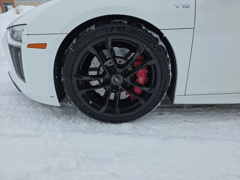 Audi R8 V10 CARFAX АВТО КРЕДИТ , снимка 9 - Автомобили и джипове - 53246790