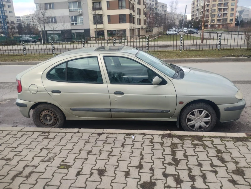 Renault Megane, снимка 2 - Автомобили и джипове - 53500159