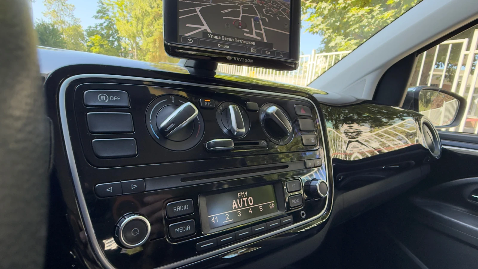 VW Up Метан/Бензин Hight Line - изображение 6