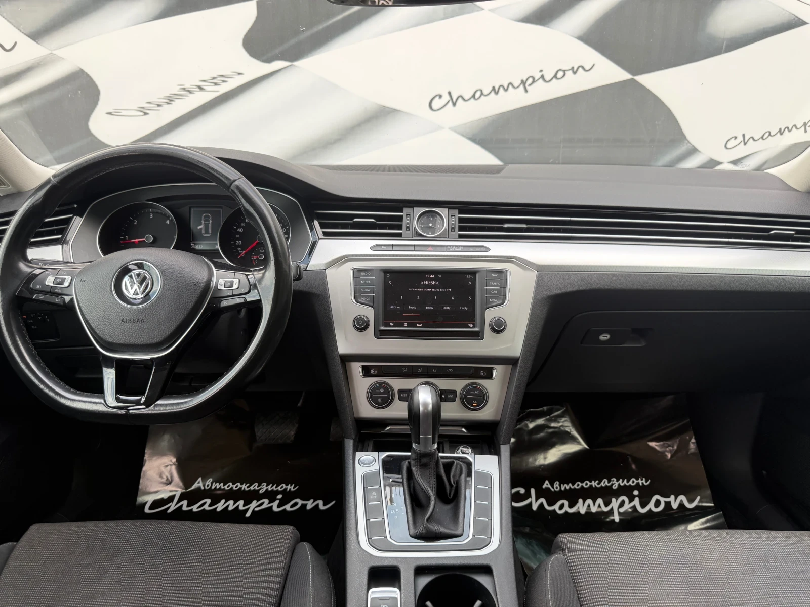 VW Passat  | Mobile.bg   13