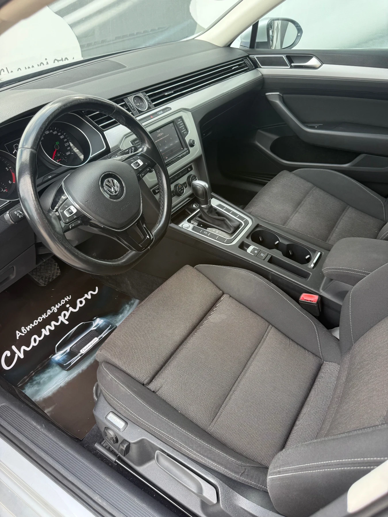 VW Passat Автомат - изображение 8