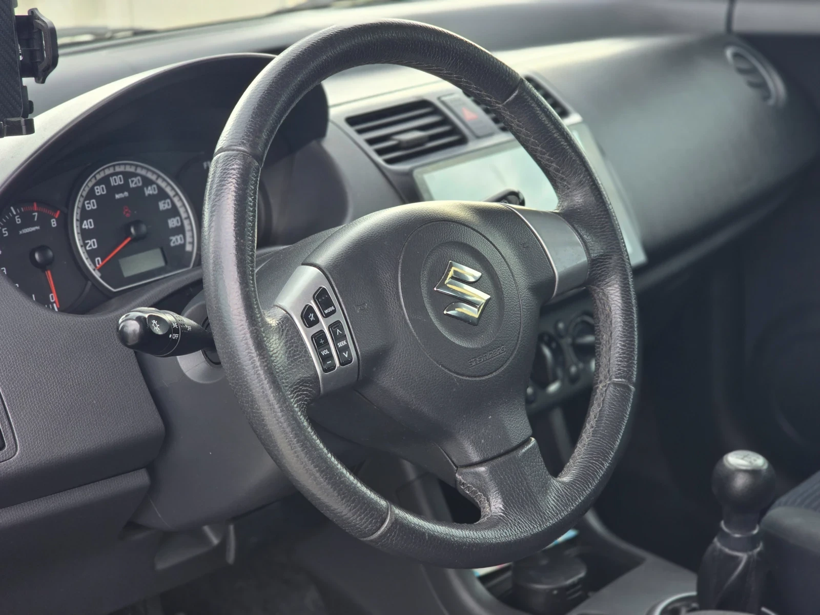 Suzuki Swift  - изображение 8