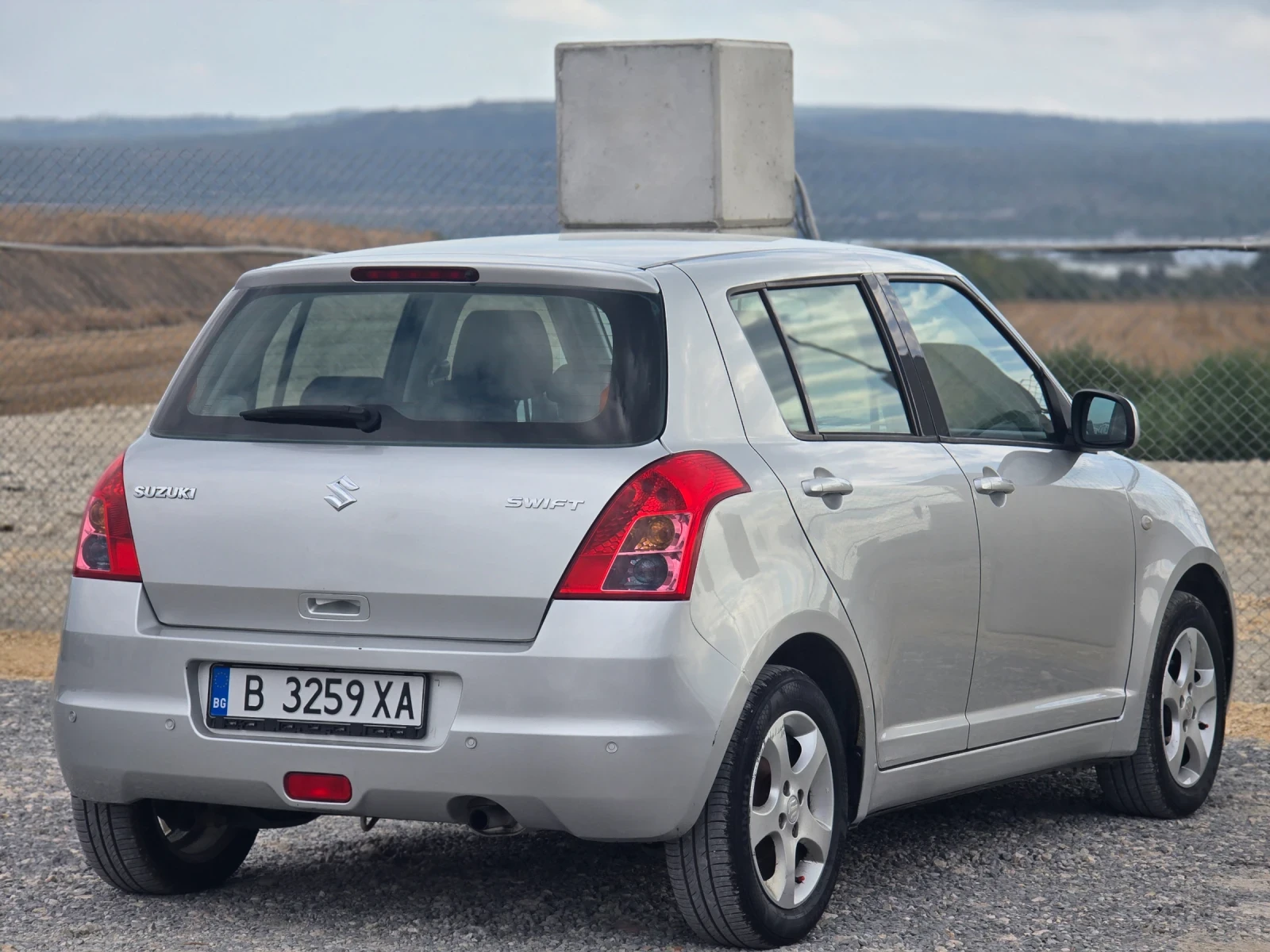 Suzuki Swift  - изображение 4