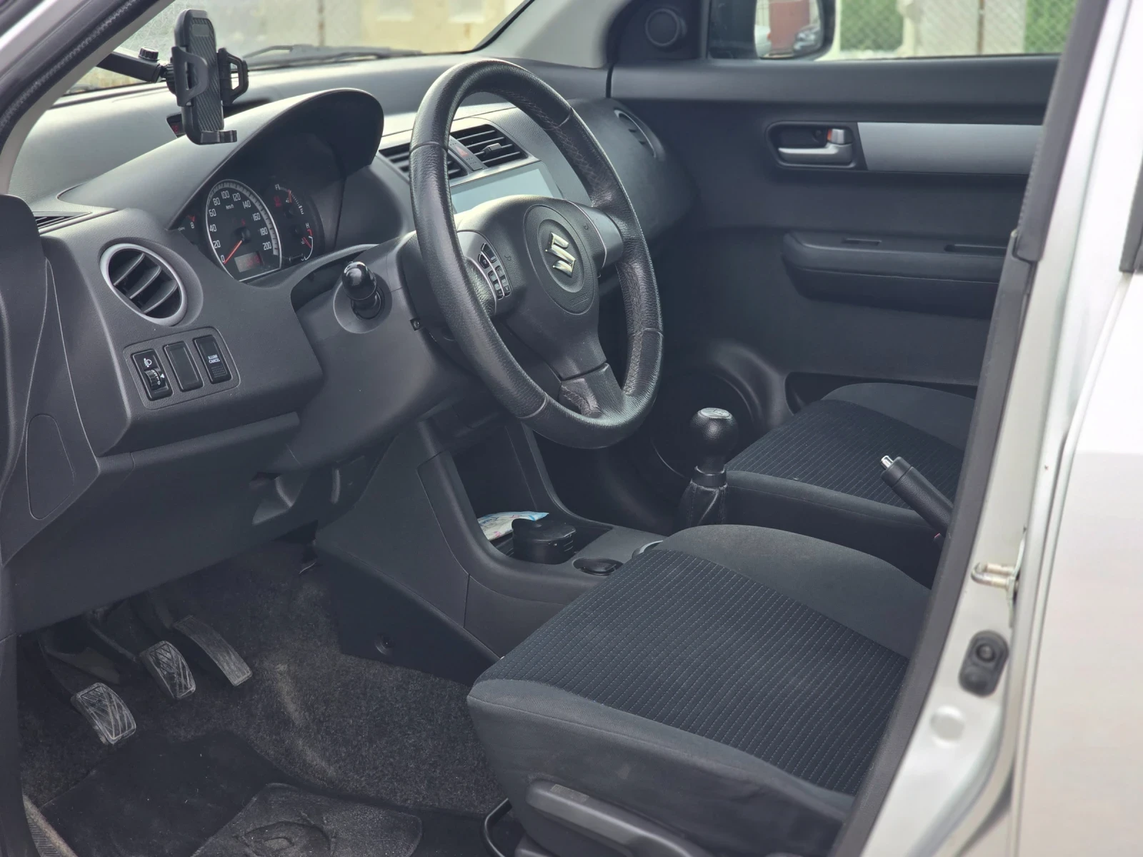 Suzuki Swift  - изображение 7