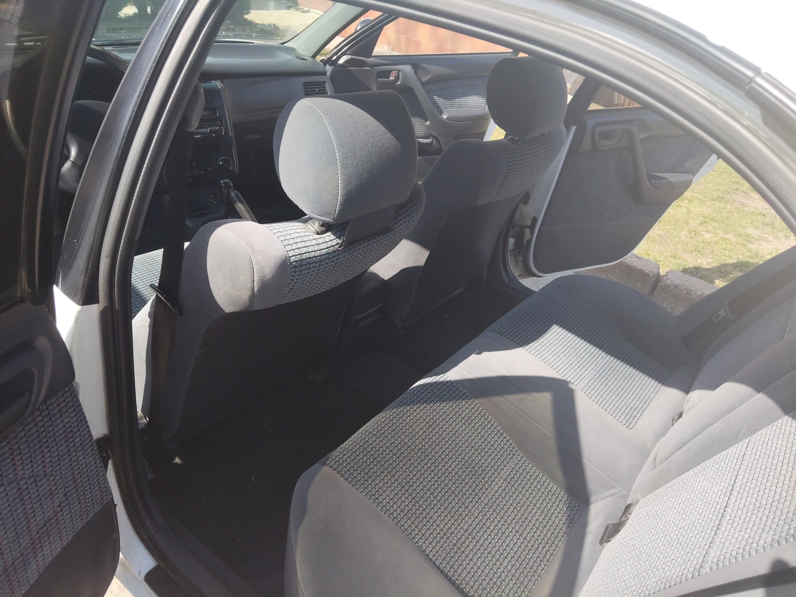 Toyota Carina  - изображение 10