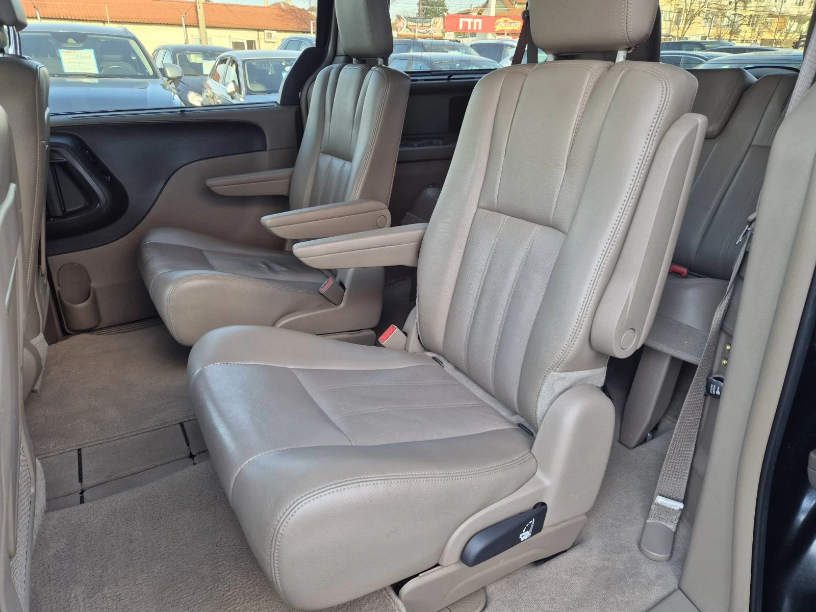 Chrysler Gr.voyager LANCIA-2.8D-7 МЕСТА-07.2013г-СУПЕР СЪСТОЯНИЕ, снимка 14 - Автомобили и джипове - 53787041