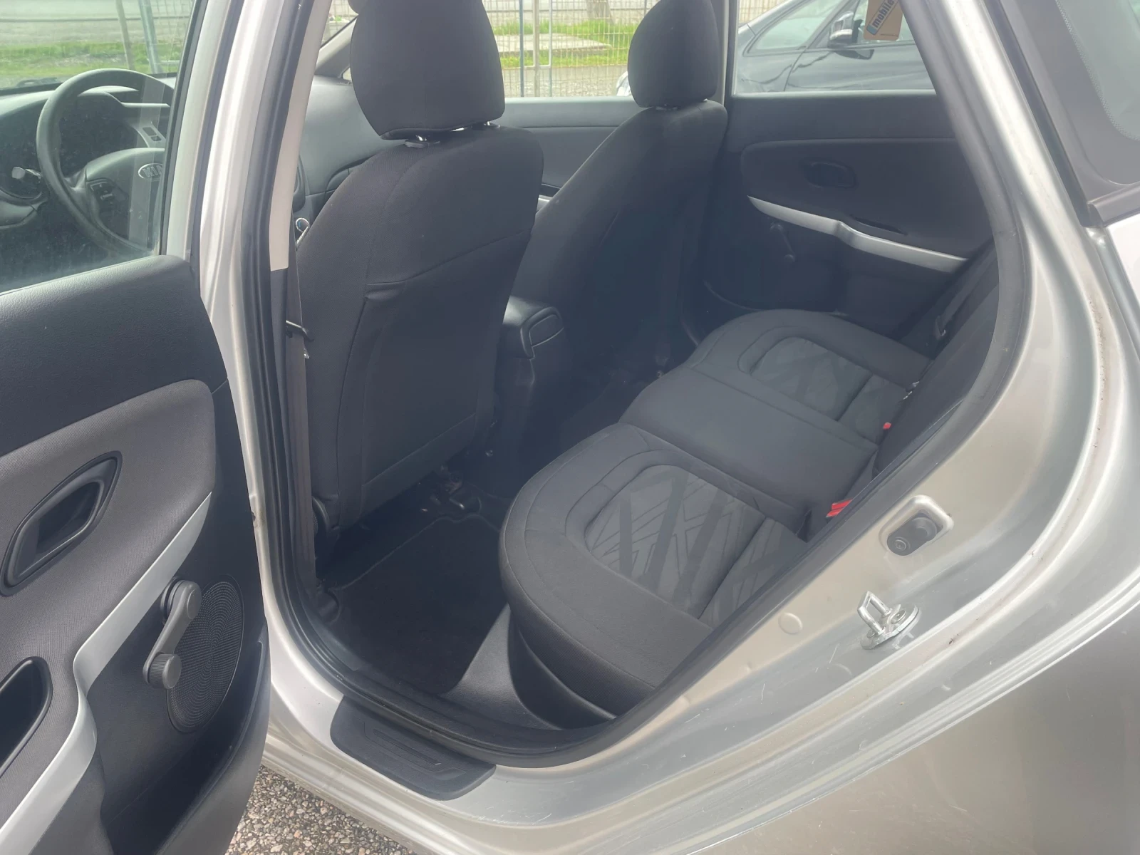 Kia Ceed 1.6 CRDI 110KC, снимка 11 - Автомобили и джипове - 54038173