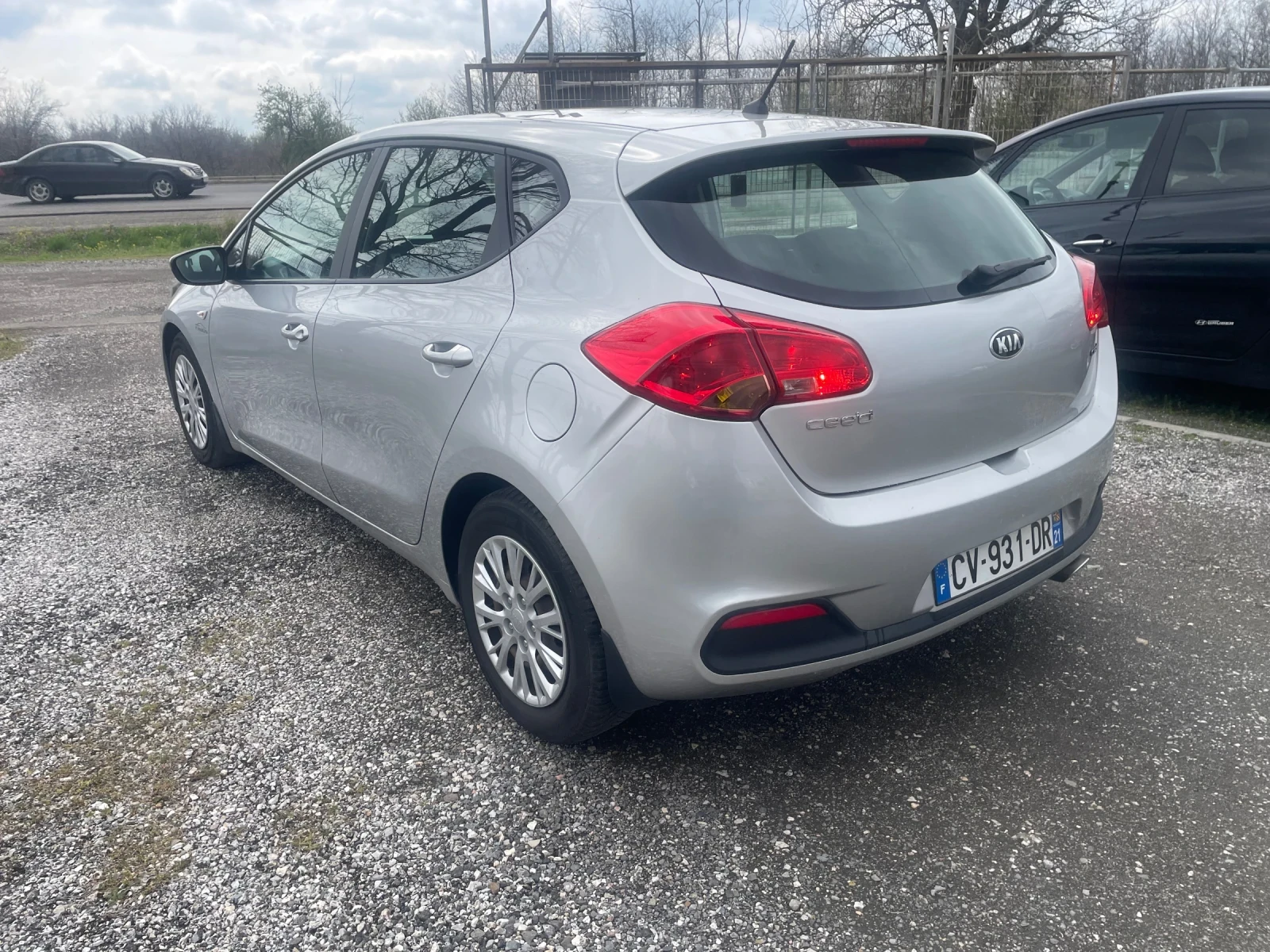 Kia Ceed 1.6 CRDI 110KC, снимка 5 - Автомобили и джипове - 54038173