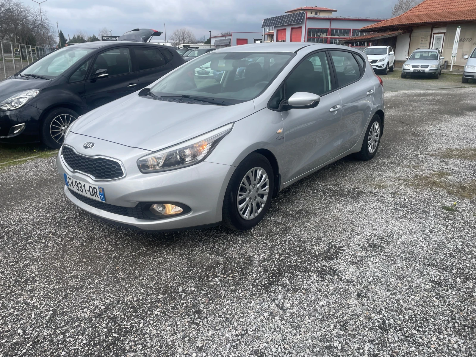 Kia Ceed 1.6 CRDI 110KC, снимка 3 - Автомобили и джипове - 54038173
