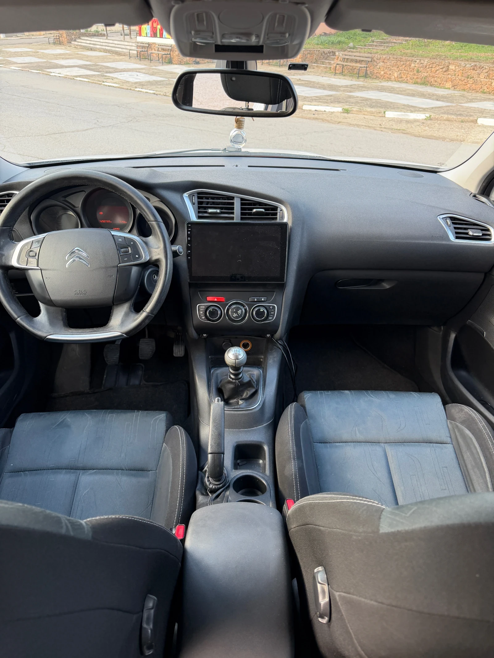 Citroen C4 1.6 e-hdi* android, снимка 12 - Автомобили и джипове - 54102846