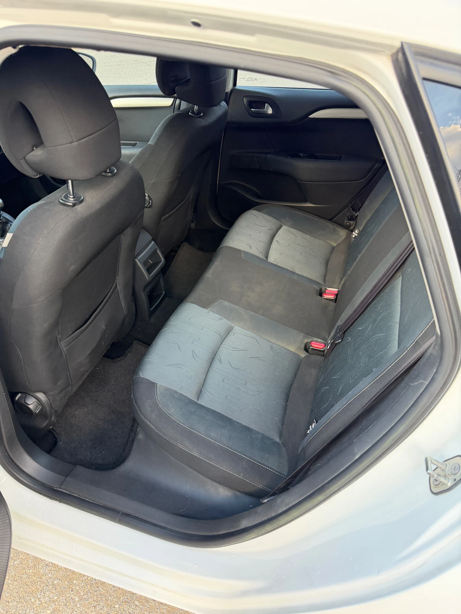 Citroen C4 1.6 e-hdi* android, снимка 10 - Автомобили и джипове - 54102846