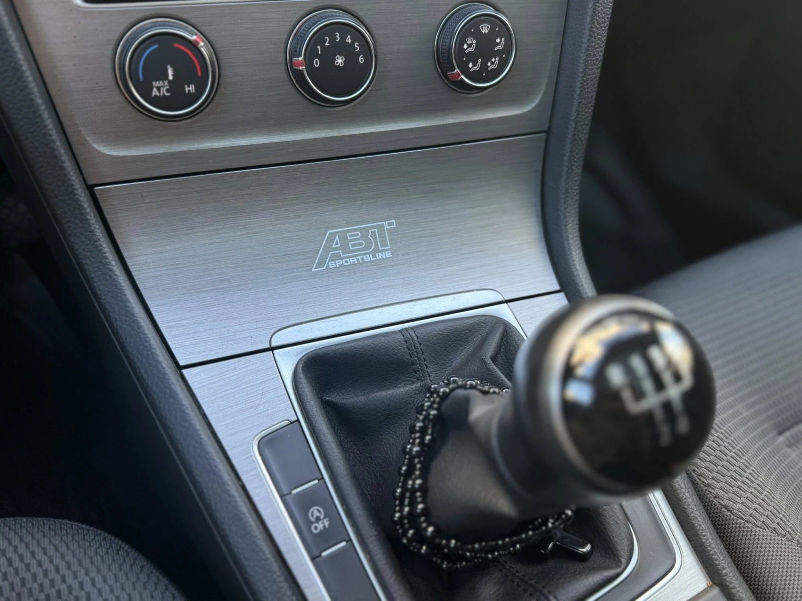 VW Golf 1.6 ABT, снимка 15 - Автомобили и джипове - 54163906