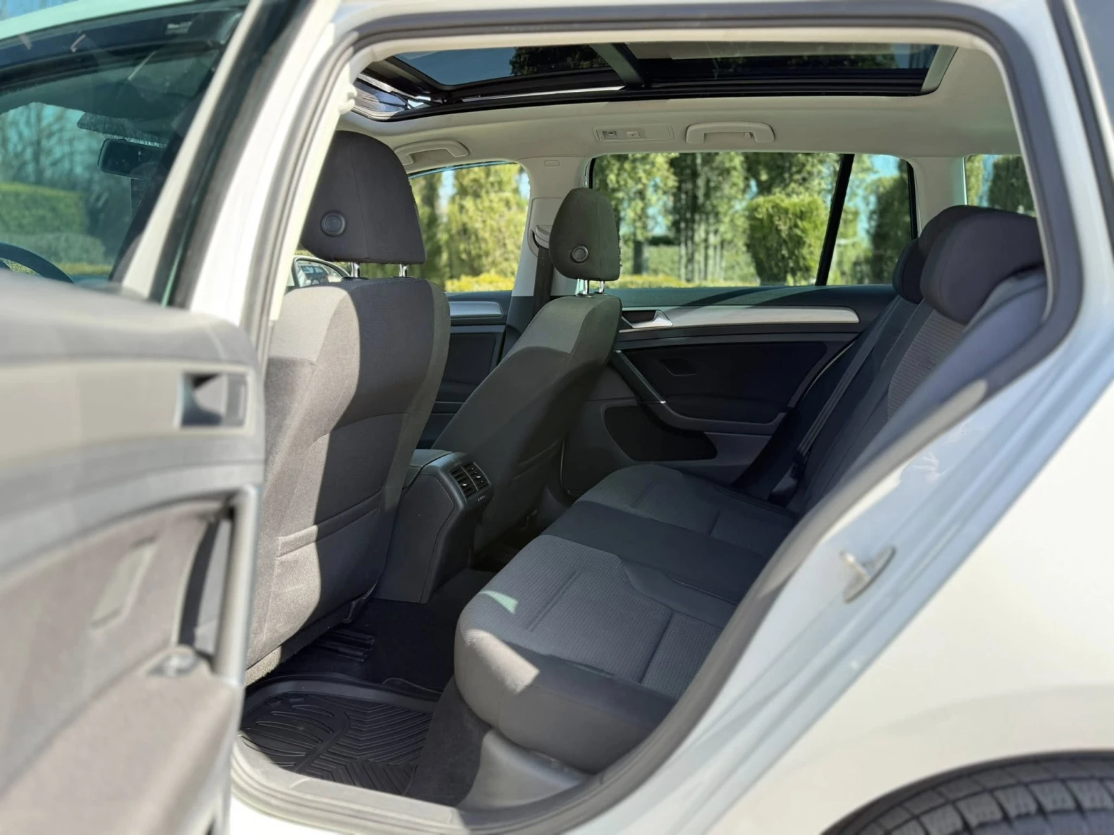 VW Golf 1.6 ABT, снимка 14 - Автомобили и джипове - 54163906