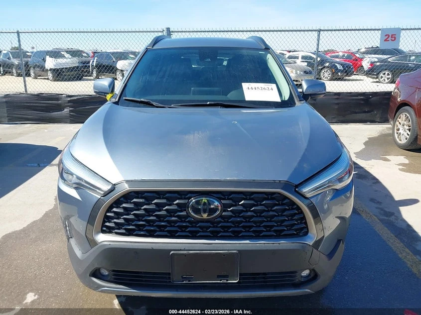 Toyota Corolla 2.0l Cross Xle, снимка 12 - Автомобили и джипове - 54860738