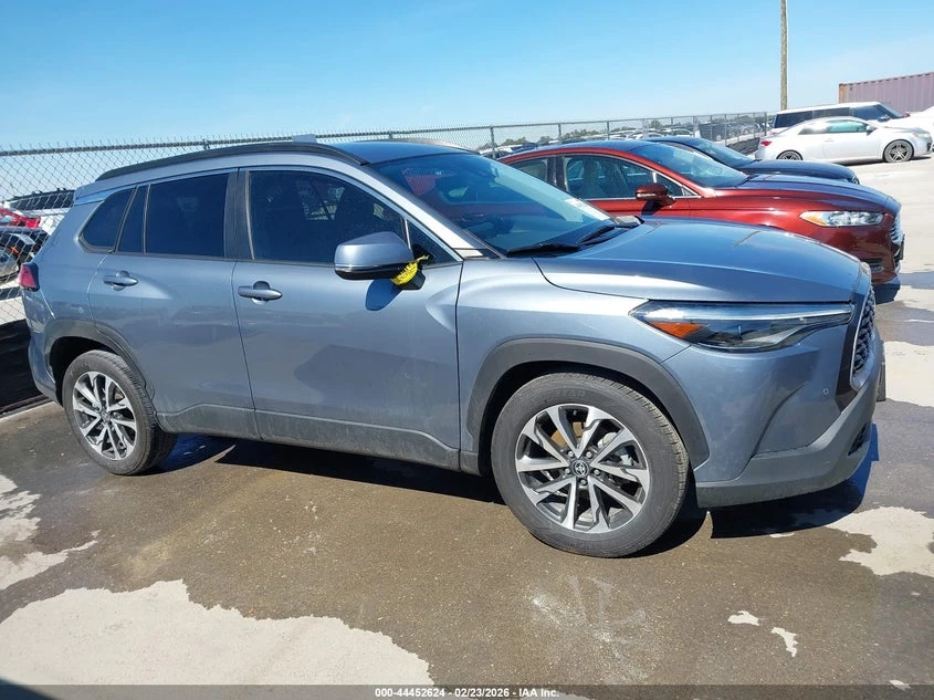 Toyota Corolla 2.0l Cross Xle, снимка 13 - Автомобили и джипове - 54860738