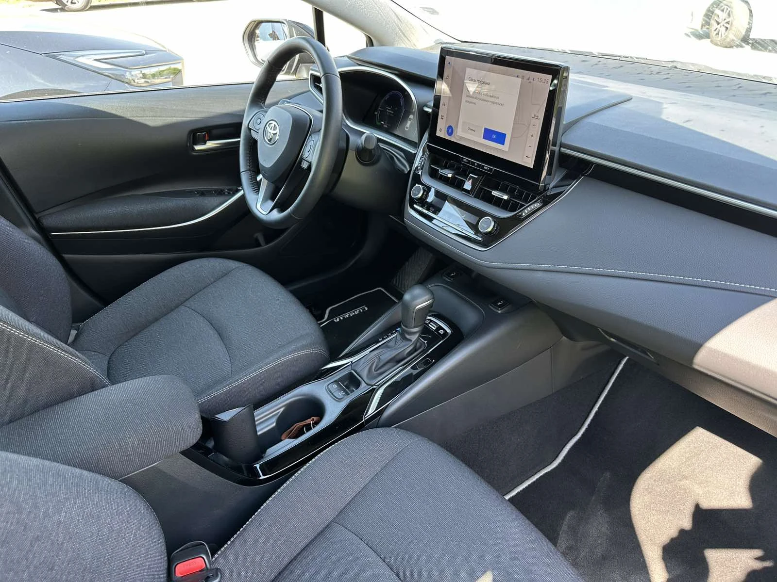 Toyota Corolla 1.8 HSD Executive, снимка 11 - Автомобили и джипове - 55085762