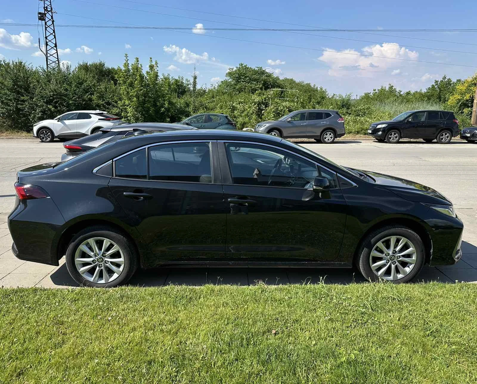 Toyota Corolla 1.8 HSD Executive, снимка 7 - Автомобили и джипове - 55085762