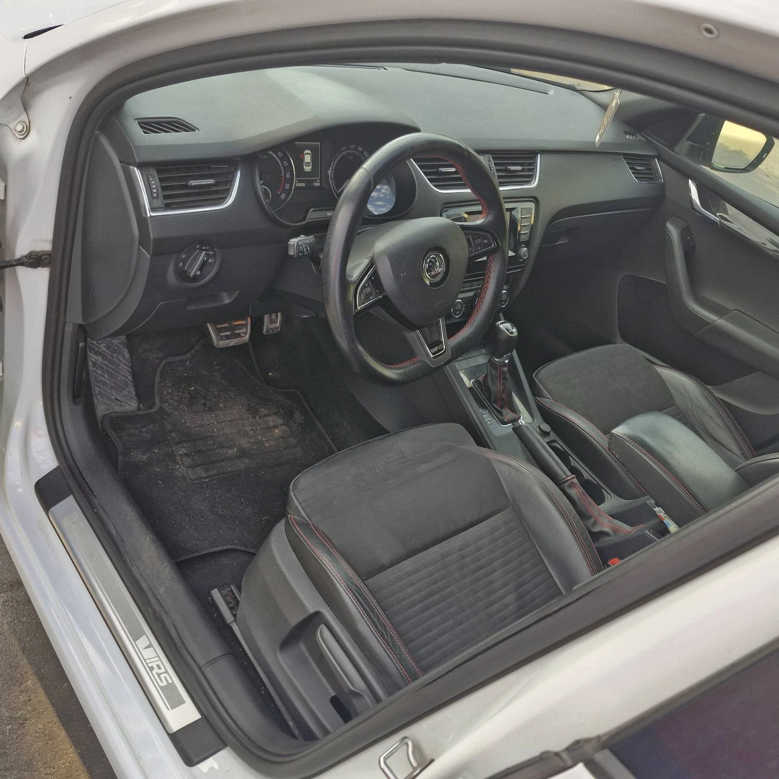 Skoda Octavia 2.0 RS, снимка 12 - Автомобили и джипове - 55129484