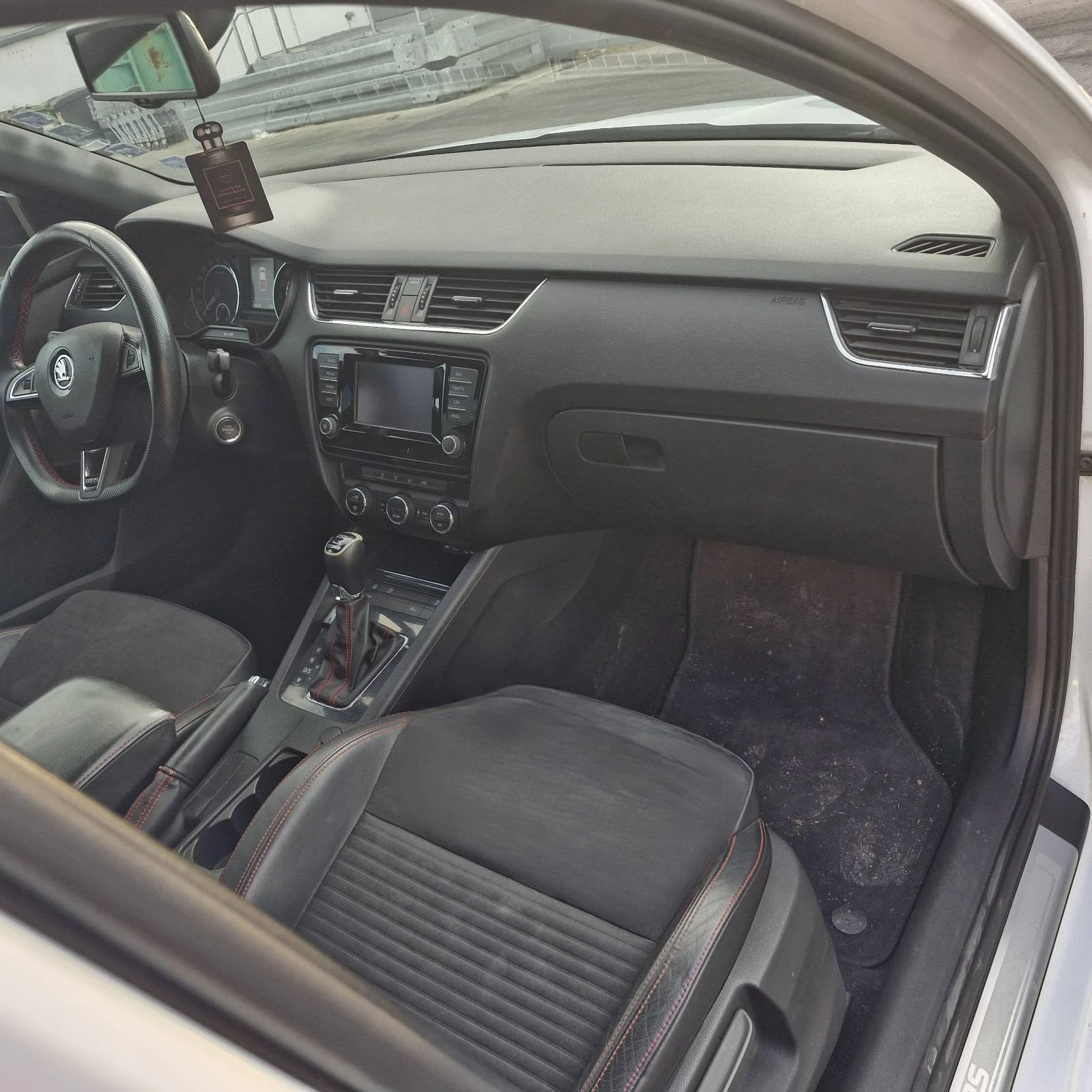 Skoda Octavia 2.0 RS, снимка 14 - Автомобили и джипове - 55129484