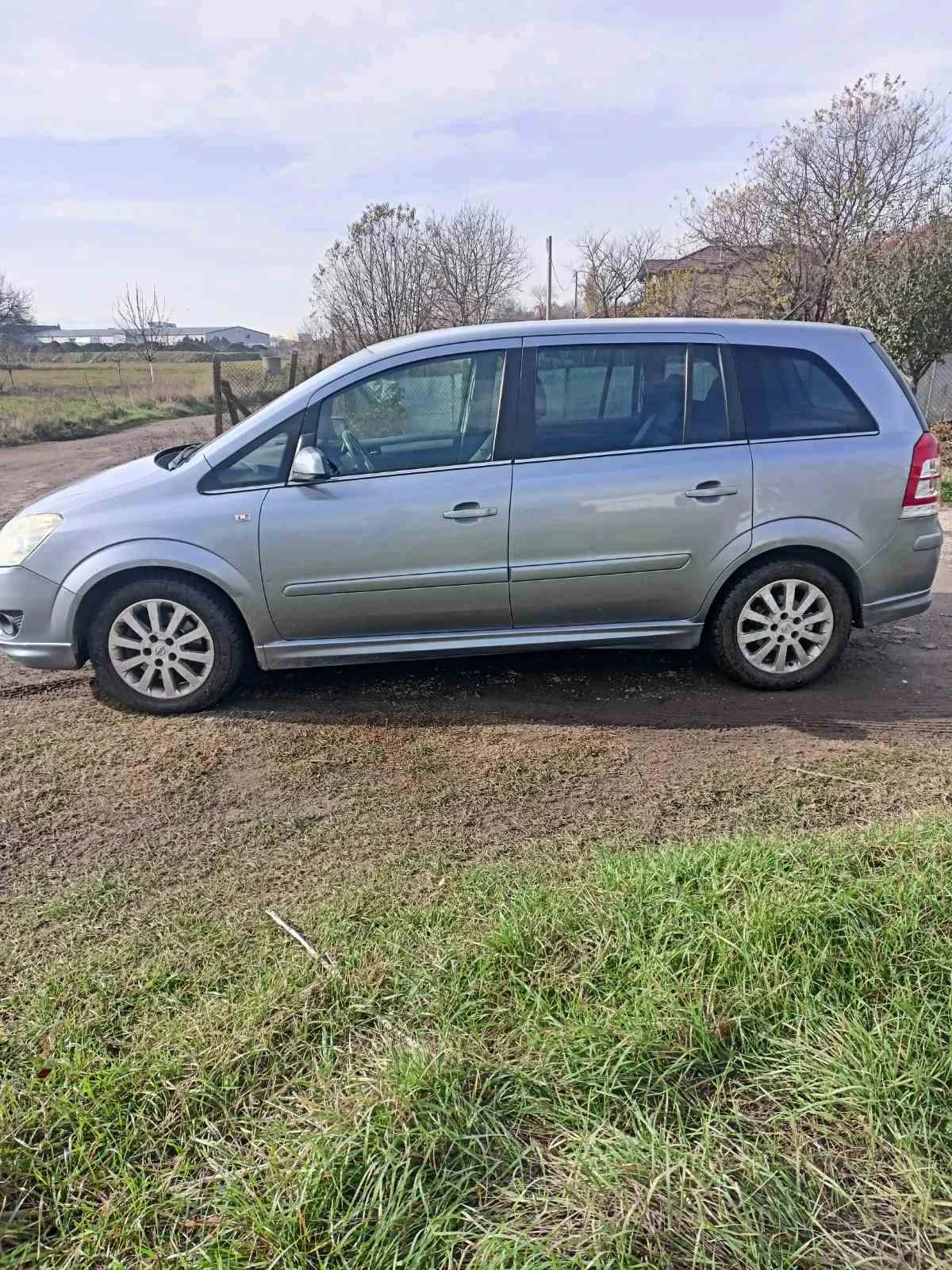 Opel Zafira, снимка 6 - Автомобили и джипове - 55308571