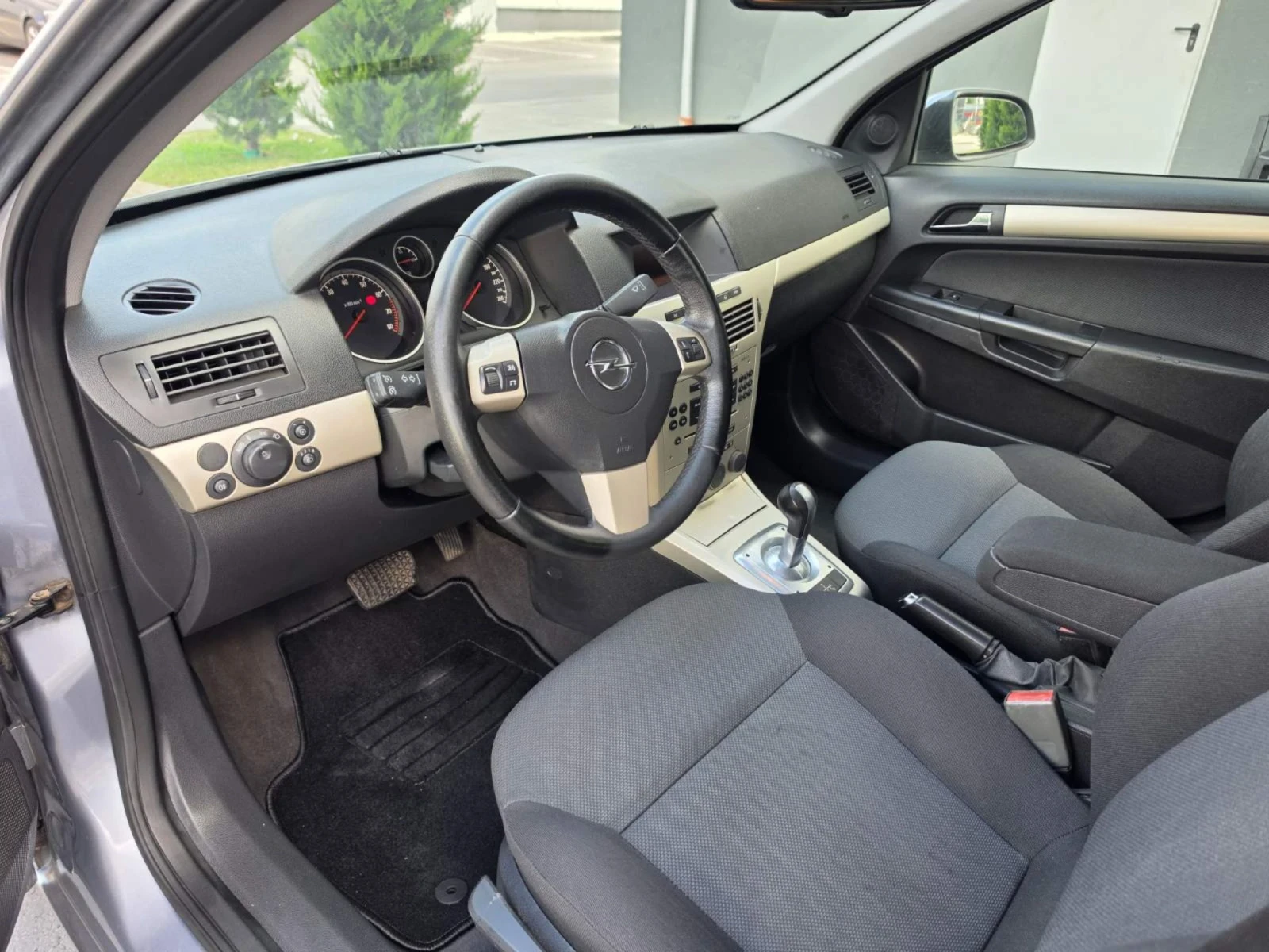 Opel Astra 1.6 АВТОМАТИК , снимка 8 - Автомобили и джипове - 55430419