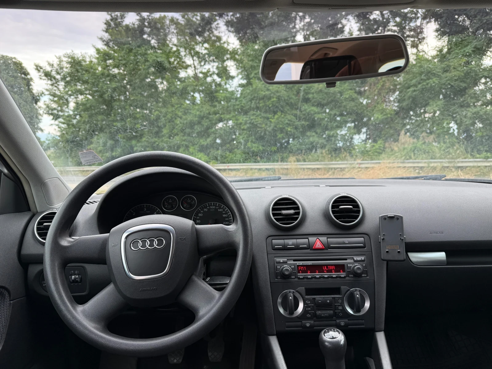 Audi A3 Sportback 1.9TDI 4 врати , снимка 13 - Автомобили и джипове - 55600852
