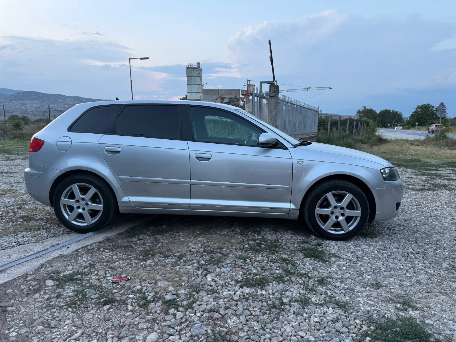 Audi A3 Sportback 1.9TDI 4 врати , снимка 2 - Автомобили и джипове - 55600852