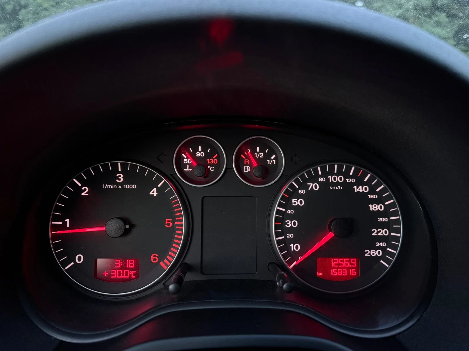 Audi A3 Sportback 1.9TDI 4 врати , снимка 12 - Автомобили и джипове - 55600852
